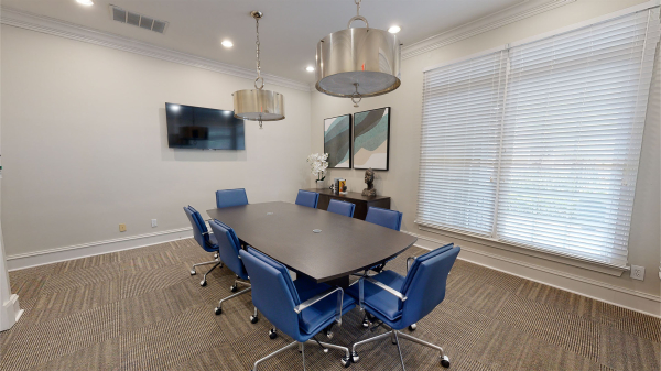 Six-person conference room with TV and HDMi port