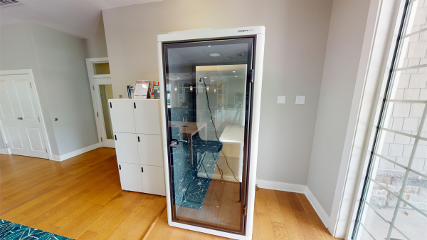 Keep your calls private in the sound-insulated privacy pod